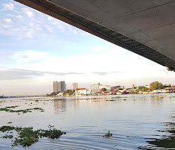 Maha Chesadabodindranusorn Bridge photo