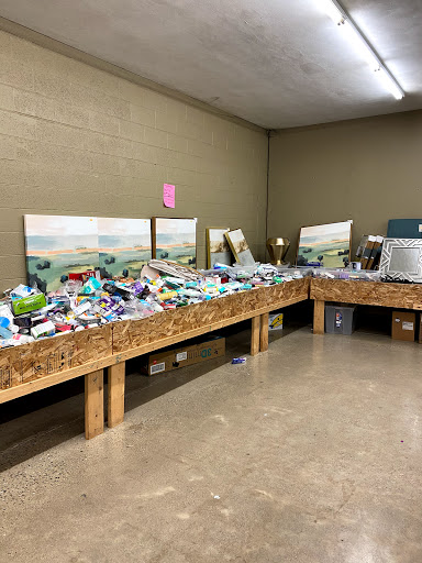 Discount Store «Discount Warehouse of Warsaw», reviews and photos, 510 E Market St, Warsaw, IN 46580, USA