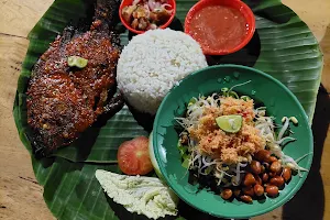 Jamak Jamak Lesehan dan Kolam Pemancingan image