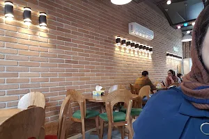 کافه رستوران اوپه image