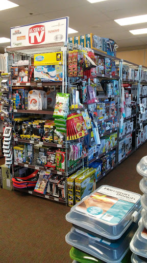 Shopping Mall «Lee Premium Outlets», reviews and photos, 17 Premium Outlet Blvd, Lee, MA 01238, USA