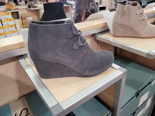 Shoe Store «DSW Designer Shoe Warehouse», reviews and photos, 314 Marketplace Mile, Plainfield, IN 46168, USA