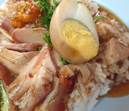 ร้านต้อม ข้าวหมูแดง ข้าวมันไก่ photo