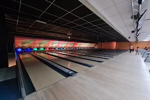 Oz Tenpin Greensborough Lanes image