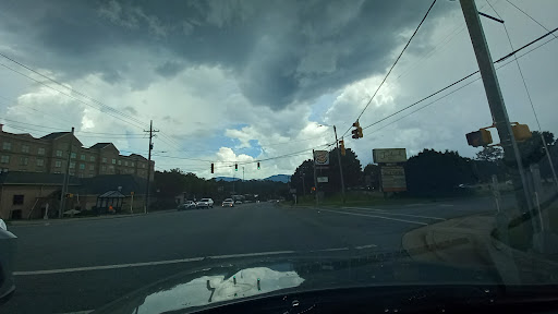 Shopping Mall «Innsbruck Mall», reviews and photos, 85 Tunnel Rd #40, Asheville, NC 28805, USA