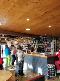 Atmosphère du Restaurant La Terrasse du Morclan à Châtel - n°4