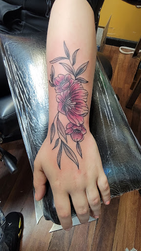 Tattoo Shop «Hollyweird Tattoos», reviews and photos, 569 GA-138, Jonesboro, GA 30236, USA