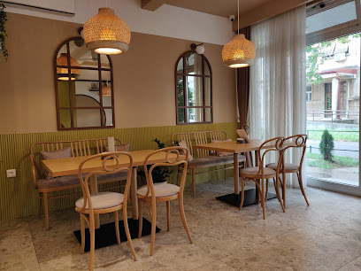 “Luce” Podgorica - Cafe&Restaurant - 11/11 Jovana Tomaševića, Podgorica 81000, Montenegro
