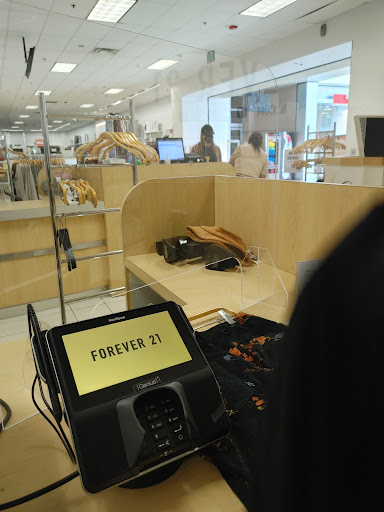 Clothing Store «Forever 21», reviews and photos, 200 Inland Center Dr, San Bernardino, CA 92408, USA