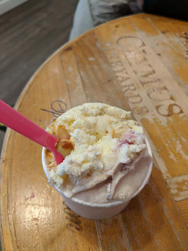 Ice Cream Shop «Black Dog Gelato», reviews and photos, 859 N Damen Ave, Chicago, IL 60622, USA