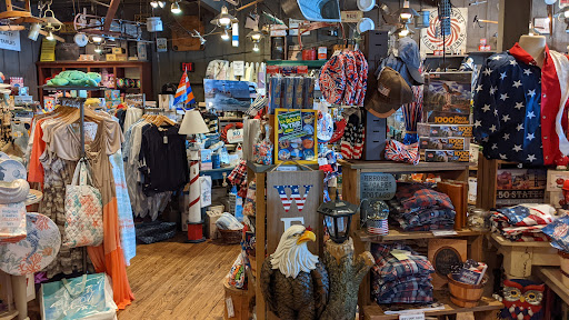 American Restaurant «Cracker Barrel Old Country Store», reviews and photos, 80 Alamo Dr, London, KY 40741, USA