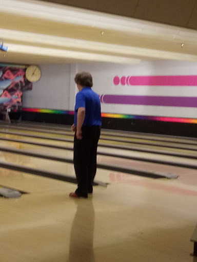 Bowling Alley «Camelot Bowl», reviews and photos, 801 Beltline Rd, Collinsville, IL 62234, USA