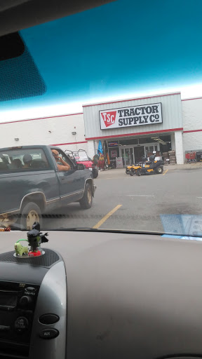 Home Improvement Store «Tractor Supply Co.», reviews and photos, 5743 W Tennessee St, Tallahassee, FL 32304, USA