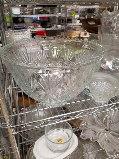 Thrift Store «Goodwill Store & Donation Center», reviews and photos, 675 W North Ave, Elmhurst, IL 60126, USA