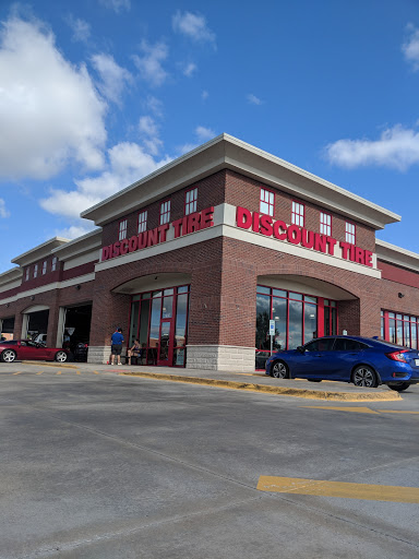 Tire Shop «Discount Tire», reviews and photos, 2900 Mt Williams Dr, Norman, OK 73069, USA