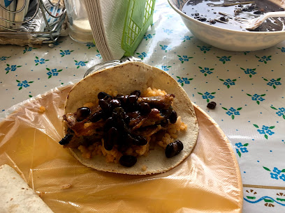 Tacos de Guisado, *PERA* Chilaquiles, Cafe de Olla, Avena y mas Antojitos.