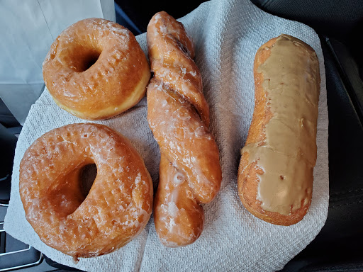 Donut Shop «Fluffy Fresh Donuts», reviews and photos, 5729 Johnson Dr, Shawnee Mission, KS 66202, USA