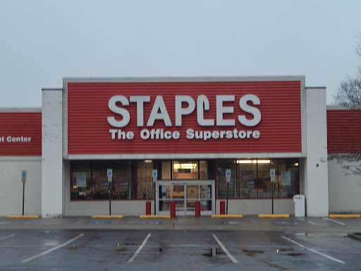 Office Supply Store «Staples», reviews and photos, 25 W Central Ave, Bergenfield, NJ 07621, USA