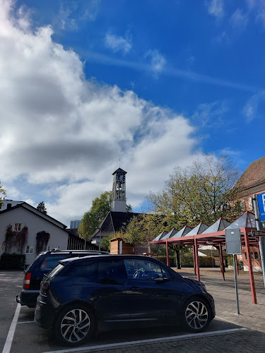 Rezensionen über Parkplatz Rhyfallhalle in Neuhausen am Rheinfall - Parkhaus