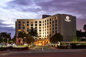 DoubleTree by Hilton Hotel Irvine - Spectrum image