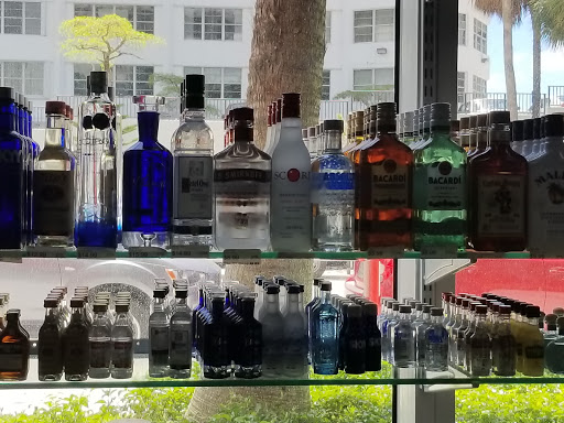 Liquor Store «Brickell Wine Bank», reviews and photos, 950 Brickell Bay Dr #110, Miami, FL 33131, USA