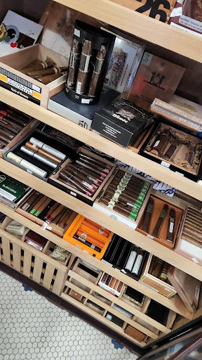 Tobacco Shop «Keep Sake Smoke Shop», reviews and photos, 253 W Yosemite Ave, Manteca, CA 95336, USA