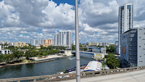 Self-Storage Facility «BoxVault Self Storage», reviews and photos, 123 SW North River Dr, Miami, FL 33130, USA