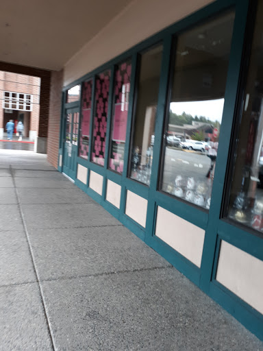 Shopping Mall «North Bend Premium Outlets», reviews and photos, 461 S Fork Ave SW, North Bend, WA 98045, USA