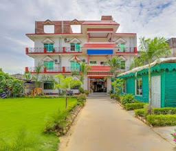 Hotel Pahuna Ghar photo