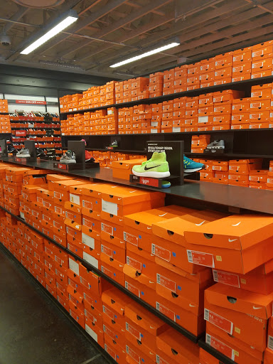 Clothing Store «Nike Factory Store», reviews and photos, 600 Bluebird Ct, Central Valley, NY 10917, USA
