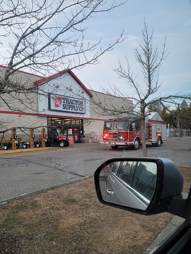 Home Improvement Store «Tractor Supply Co.», reviews and photos, 461 High St #2, Ellsworth, ME 04605, USA