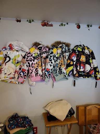 Antique Store «Vendor City Antiques, Flea Market & Cosignment», reviews and photos, 537 S Reed Rd, Kokomo, IN 46901, USA