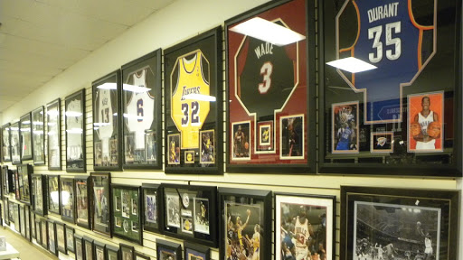 Sports Memorabilia Store «Hall of Fame Collectables», reviews and photos, 2665 E Broadway Rd #101B, Mesa, AZ 85204, USA