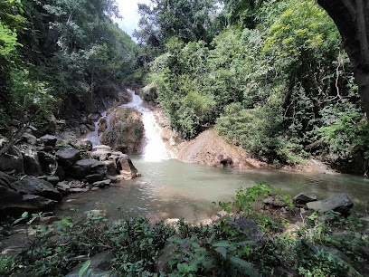น้ำตกผาลาด Phalad Waterfall