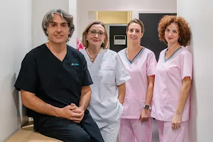 Consulta Dra. Flores - Medicina Estética en Zaragoza image