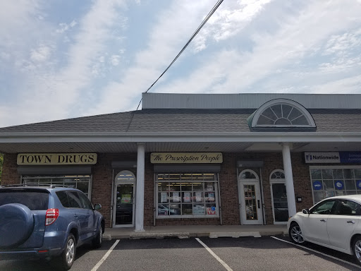 Town Drugs, 517 Larkfield Rd, East Northport, NY 11731, USA, 