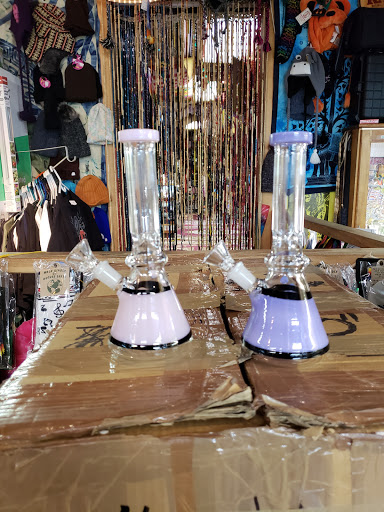 Tobacco Shop «Sunshine Daydream», reviews and photos, 2941 Boston Post Rd, Guilford, CT 06437, USA