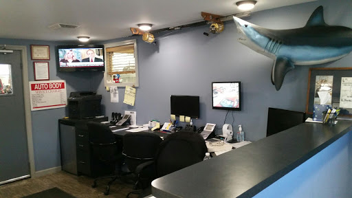 Auto Body Shop «Center Island Autobody», reviews and photos, 112 Gardiners Ave, Levittown, NY 11756, USA