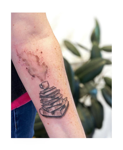 Find zelda triforce tattoo ideas for your next unique tattoo in Moline at ARTIST AIMEE TATTOOS - AF Tattoo Studio
