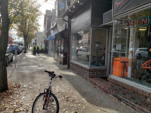 Bicycle Store «Pelham Bicycle Center», reviews and photos, 109 Wolfs Ln, Pelham, NY 10803, USA