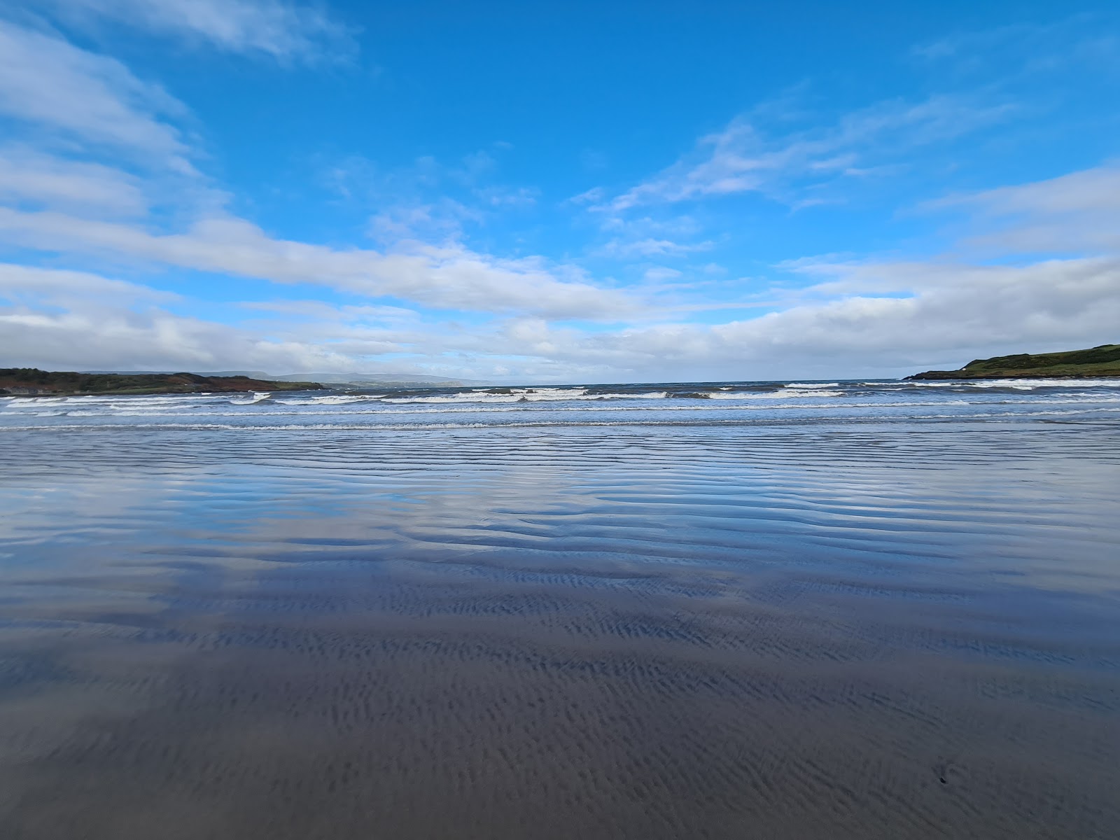 Browns Bay Beach'in fotoğrafı ve yerleşim
