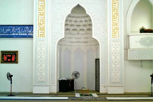 Al-Muhtadin Masjid image