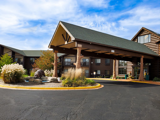 Grand Bear Resort at Starved Rock