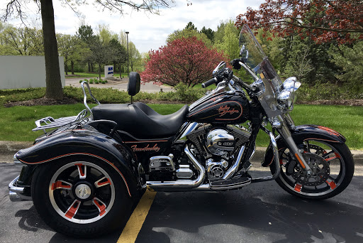 Auto Body Shop «Doctor RU Pinstriping», reviews and photos, 7121 Sunset Ct, White Lake, MI 48383, USA