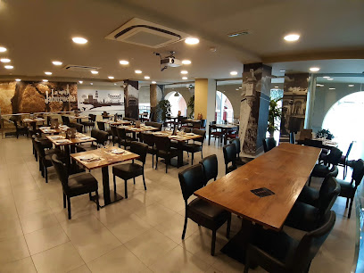 Restaurante Tony,s bar Figueres - Plaça de les Patates, 8, 17600 Figueres, Girona, Spain