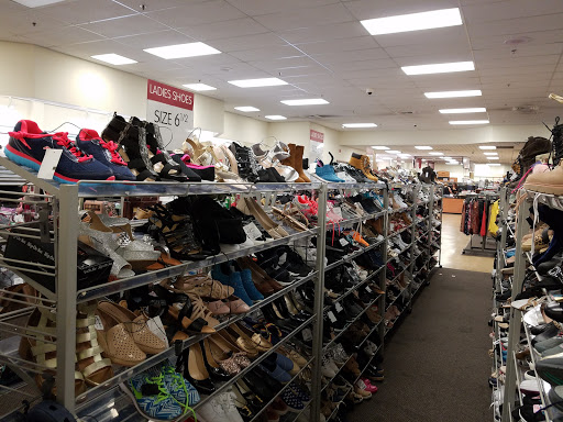 Clothing Store «Burlington Coat Factory», reviews and photos, 233 Broad St, Bridgewater, MA 02324, USA