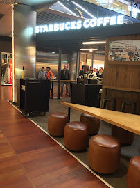Atmosphère du Restaurant servant le petit-déjeuner Starbucks à Lille - n°9