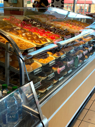 Bakery «Krispy Kreme Doughnuts», reviews and photos, 9870 Liberia Ave, Manassas, VA 20110, USA