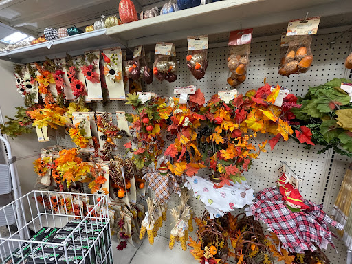 Dollar Store «Dollar King LC», reviews and photos, 3433 Foothill Blvd, La Crescenta, CA 91214, USA