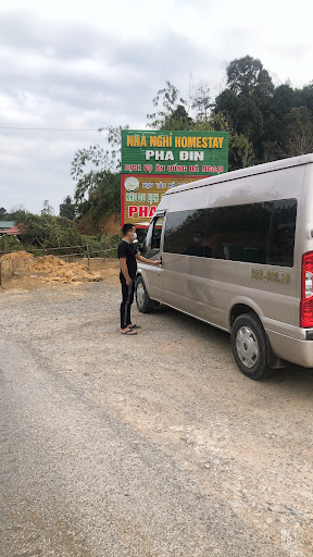 Xe du lịch tuấn tứ